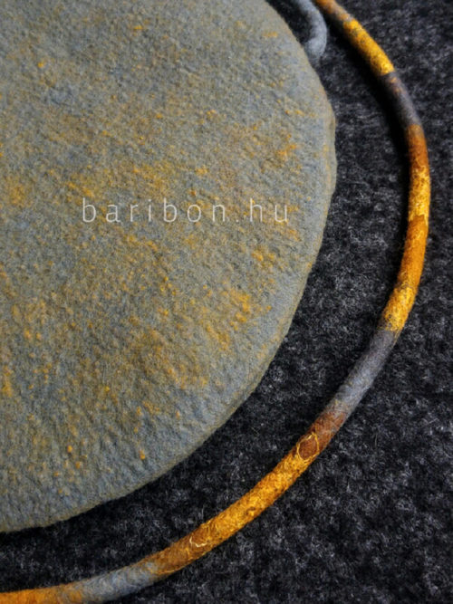 Round shoulder bag in yellow