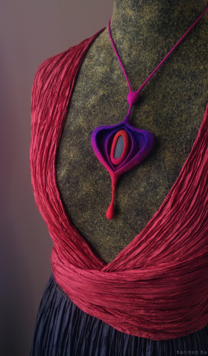 Purple pebble onion necklace