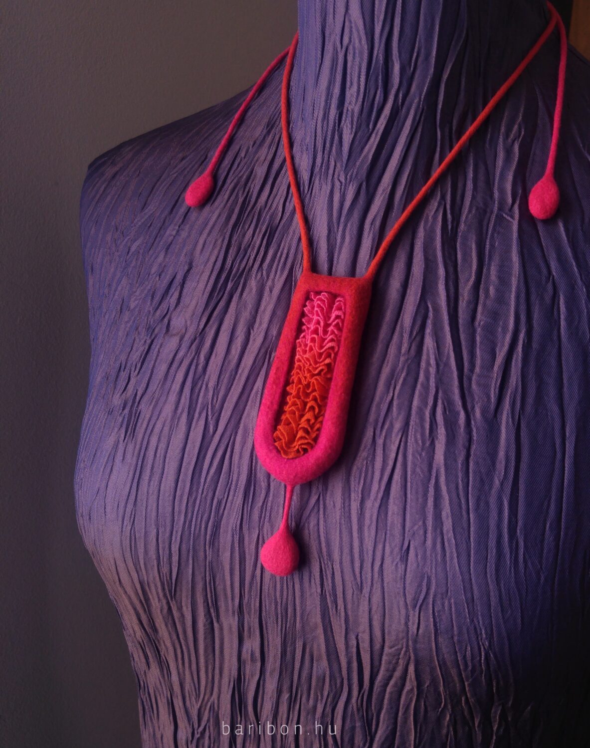 Creased silky necklace - orange and pink colours