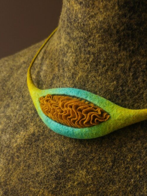 Creased silky necklace - ombre colours