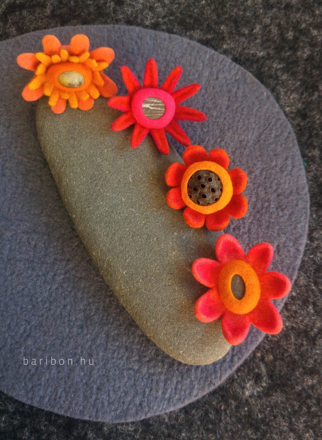 Flower shaped yellow and salmon pebble ring