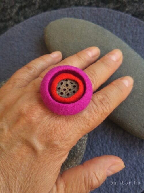 Double-cradle red-purple lotus ring