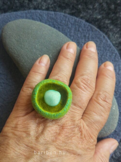 Double-cradle sky-blue silky pebble ring